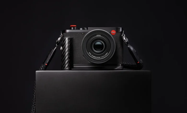 Leica și Formula 1 au creat un aparat foto compact de lux dedicat pasionaților de motorsport